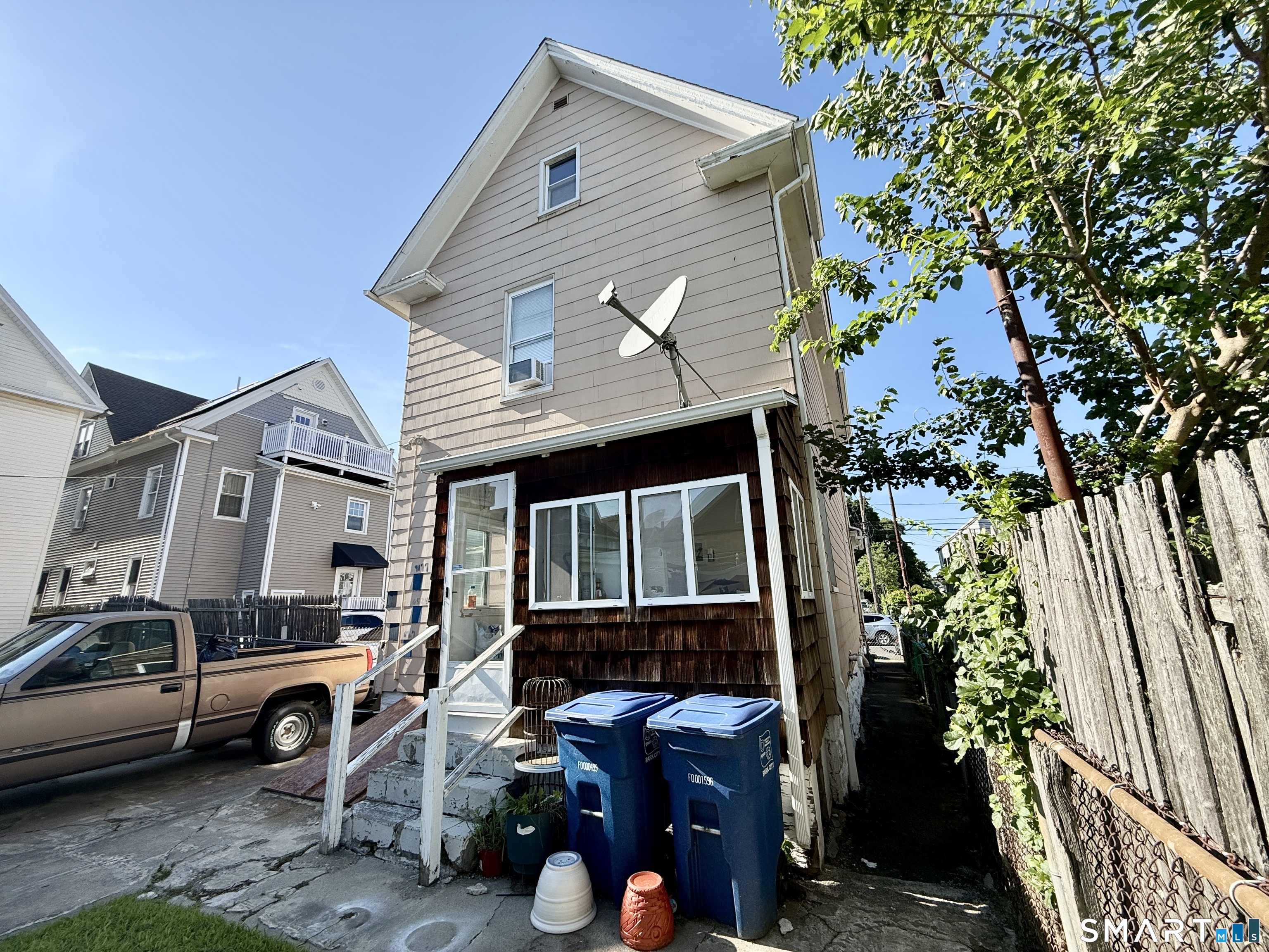 252 Stillman Street, Bridgeport, CT 06608 | For Sale at $299,000