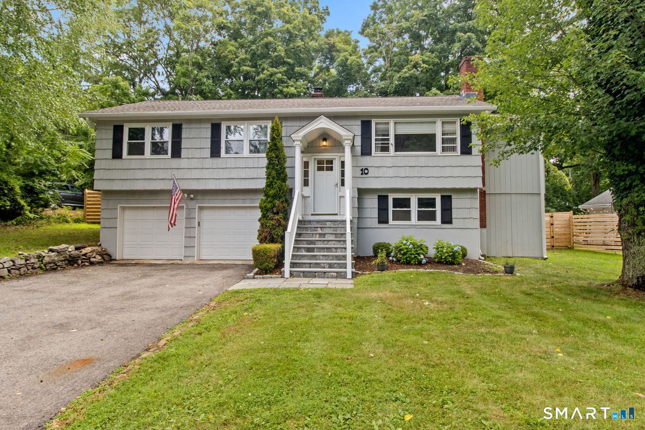 10 Grumman Avenue, Norwalk, CT 06851 | For Sale at $787,000