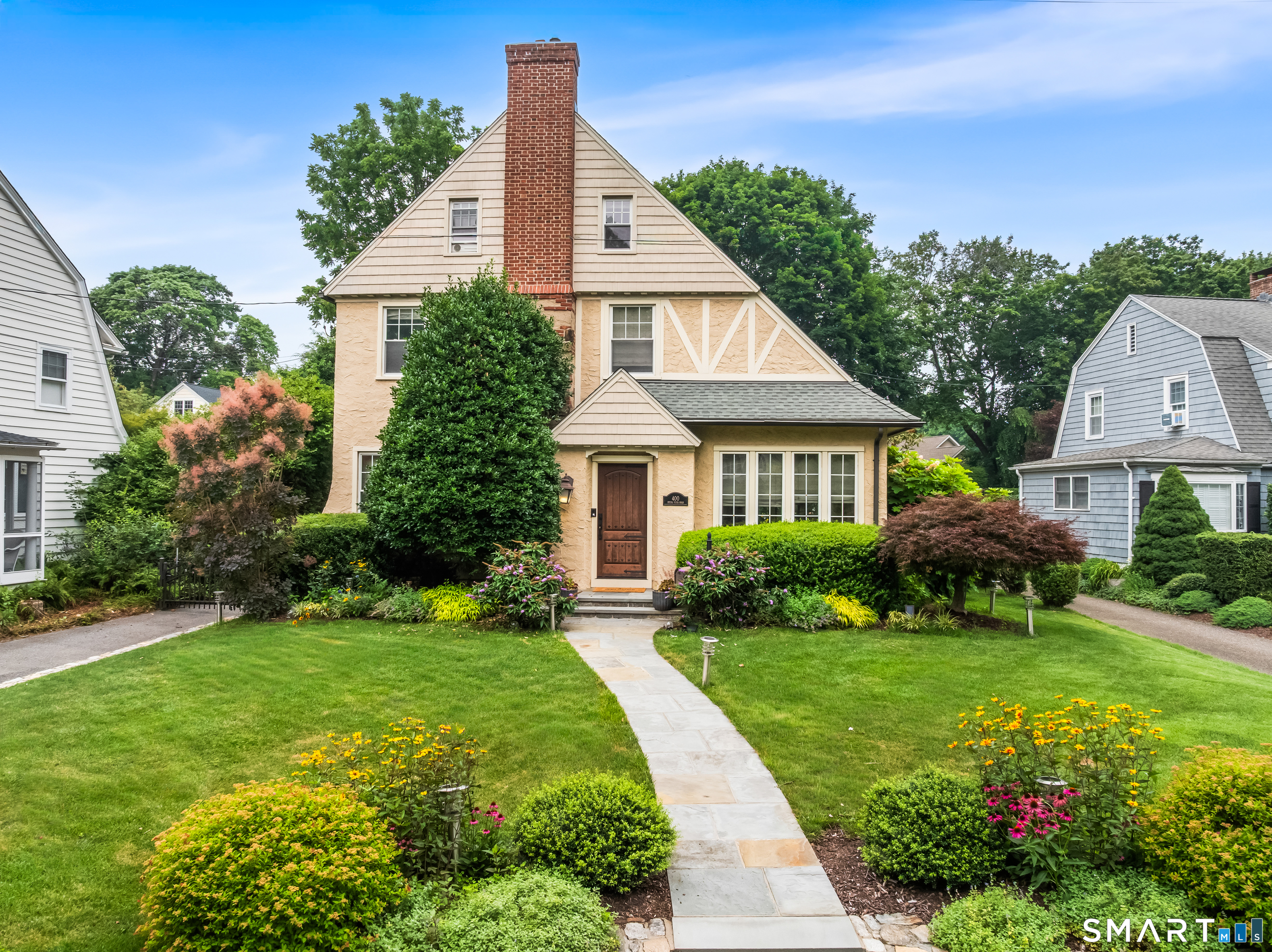 400 Buena Vista Road, Fairfield, CT 06825 | For Sale at $949,000