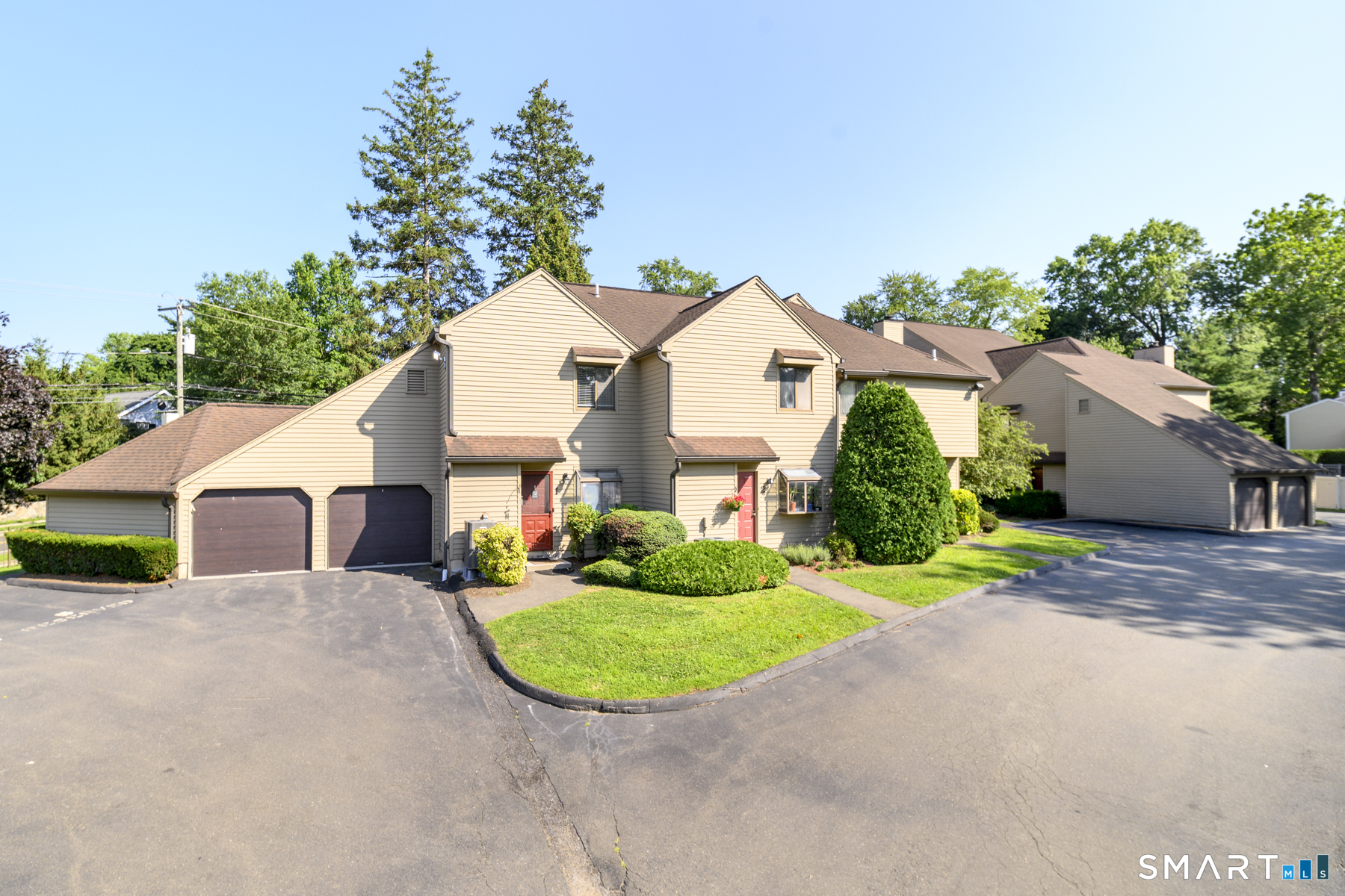 150 Hope Street, 10, Stamford, CT 06906 | For Sale at $545,000
