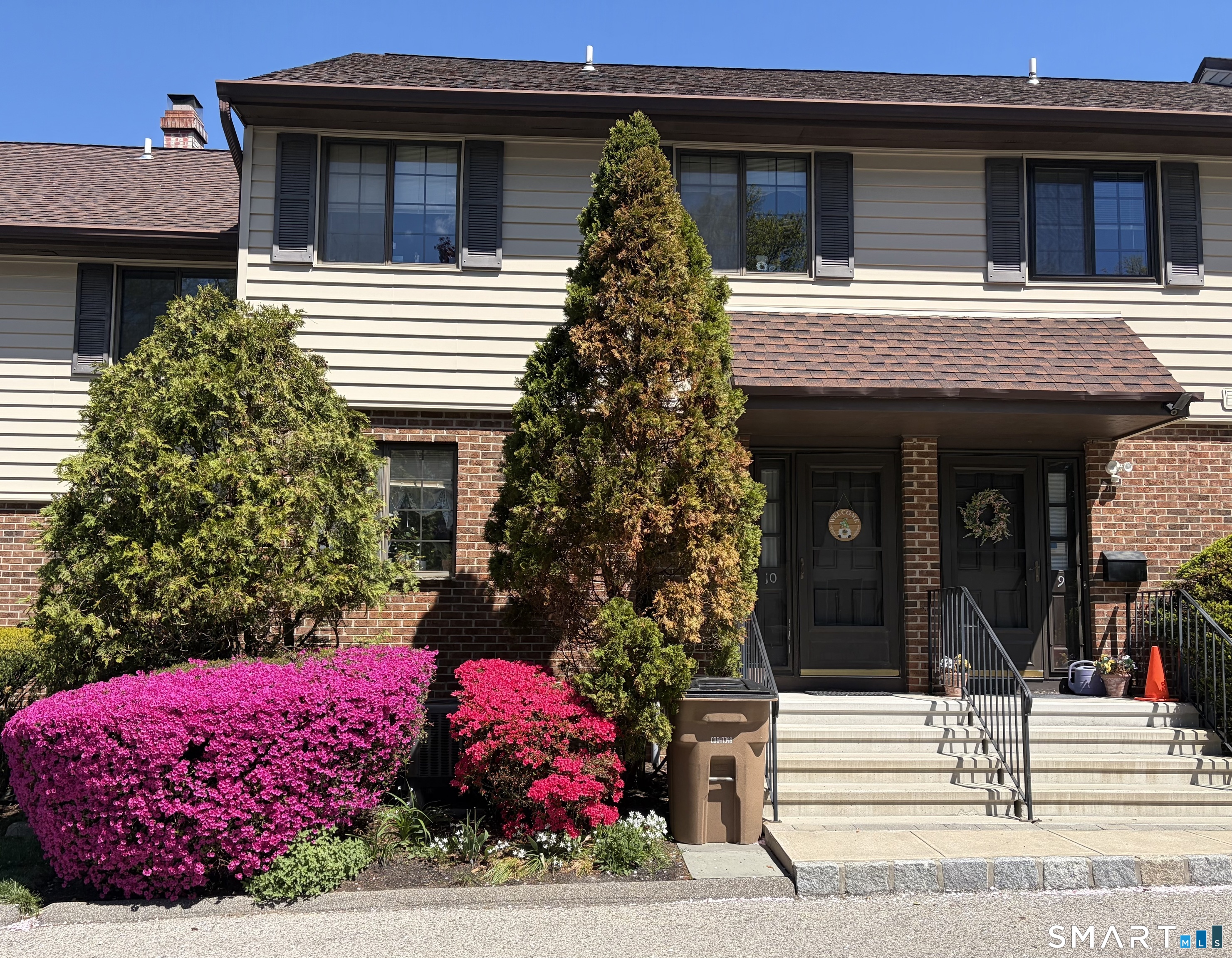 202 Soundview Avenue, 10, Stamford, CT 06902 | For Sale at $570,000