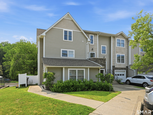 townhouse condo for sale located at 2 Stetson Place, 2, Danbury, CT 06811
