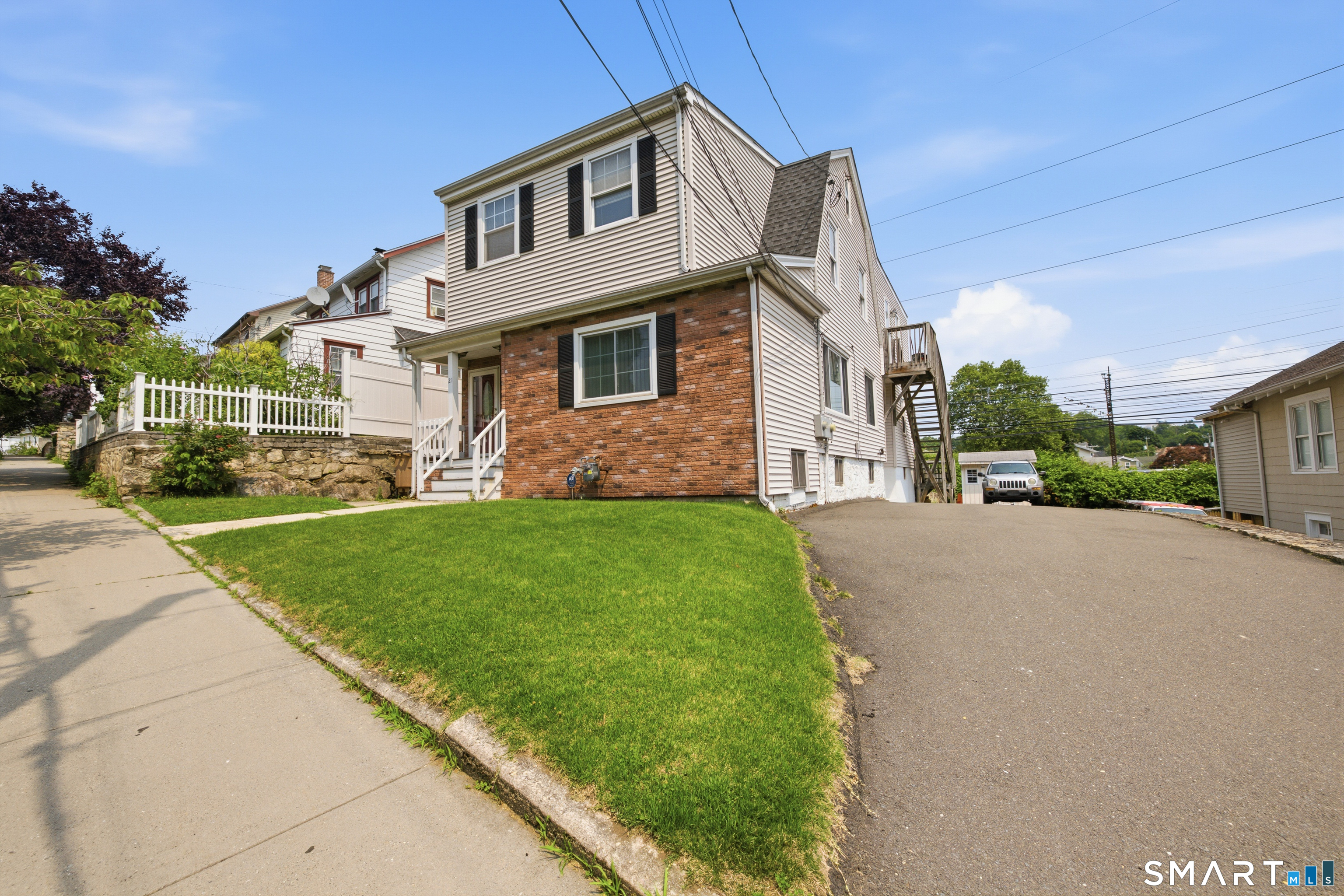 21 Culloden Road, Stamford, CT 06902 | For Sale at $965,999
