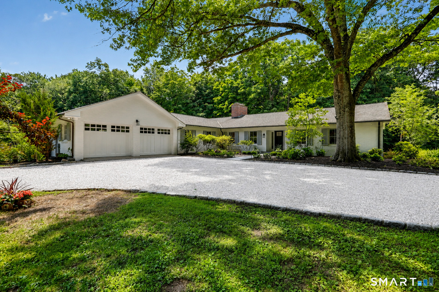 585 Hoydens Lane, Fairfield, CT 06824 | For Sale at $1,295,000