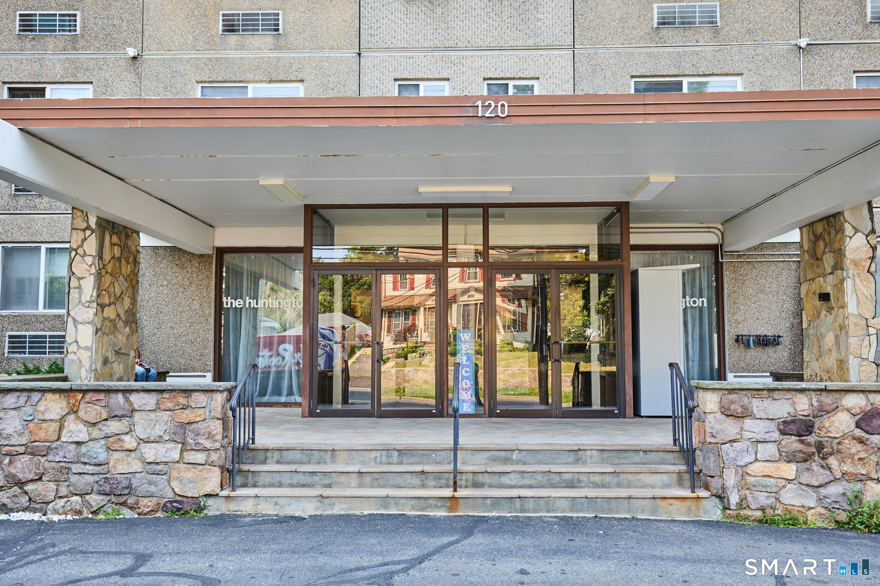 120 Huntington Turnpike, 905, Bridgeport, CT 06610 | For Sale at $154,500