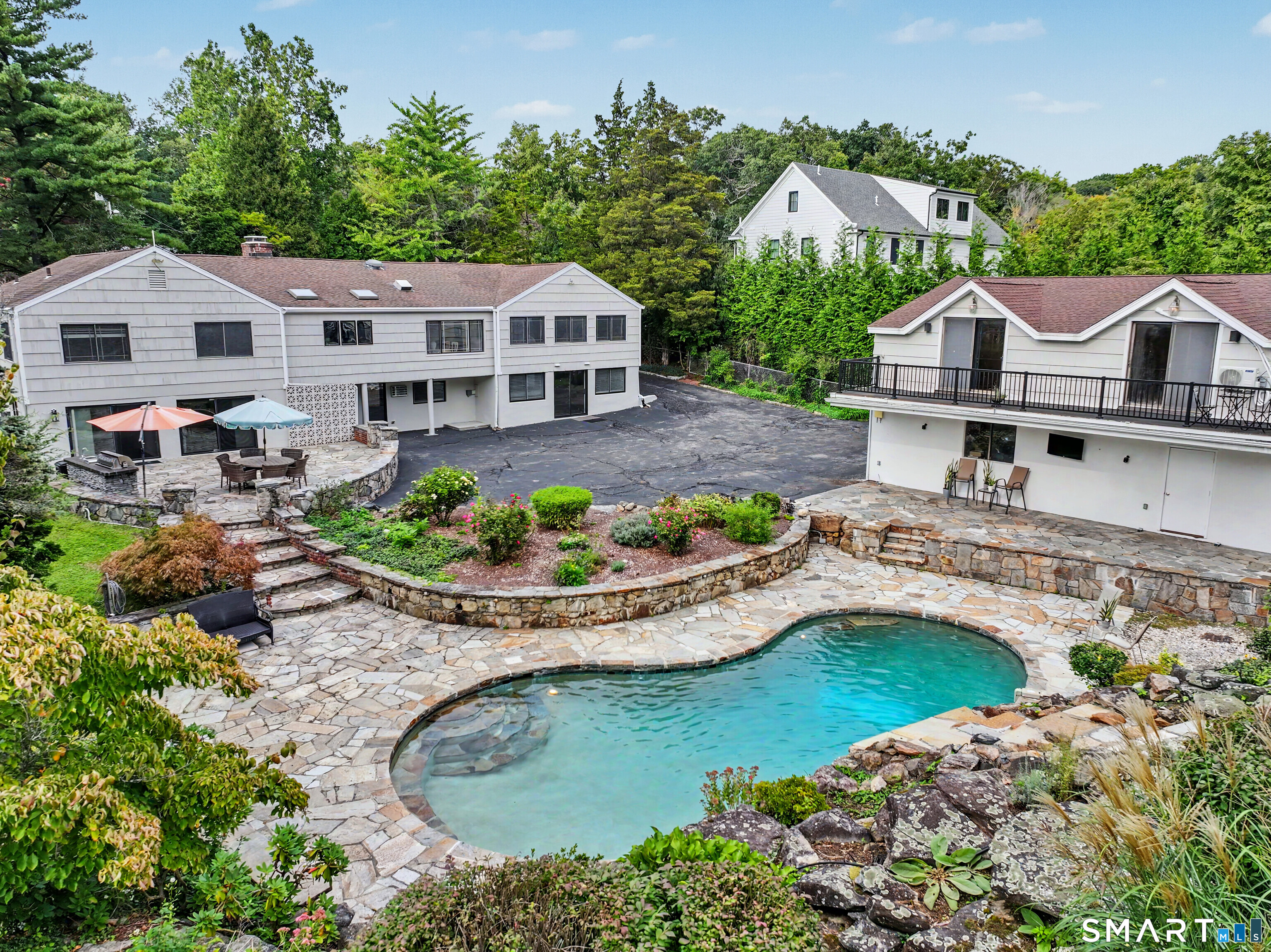 121 Parry Road, Stamford, CT 06907 | For Sale at $1,450,000