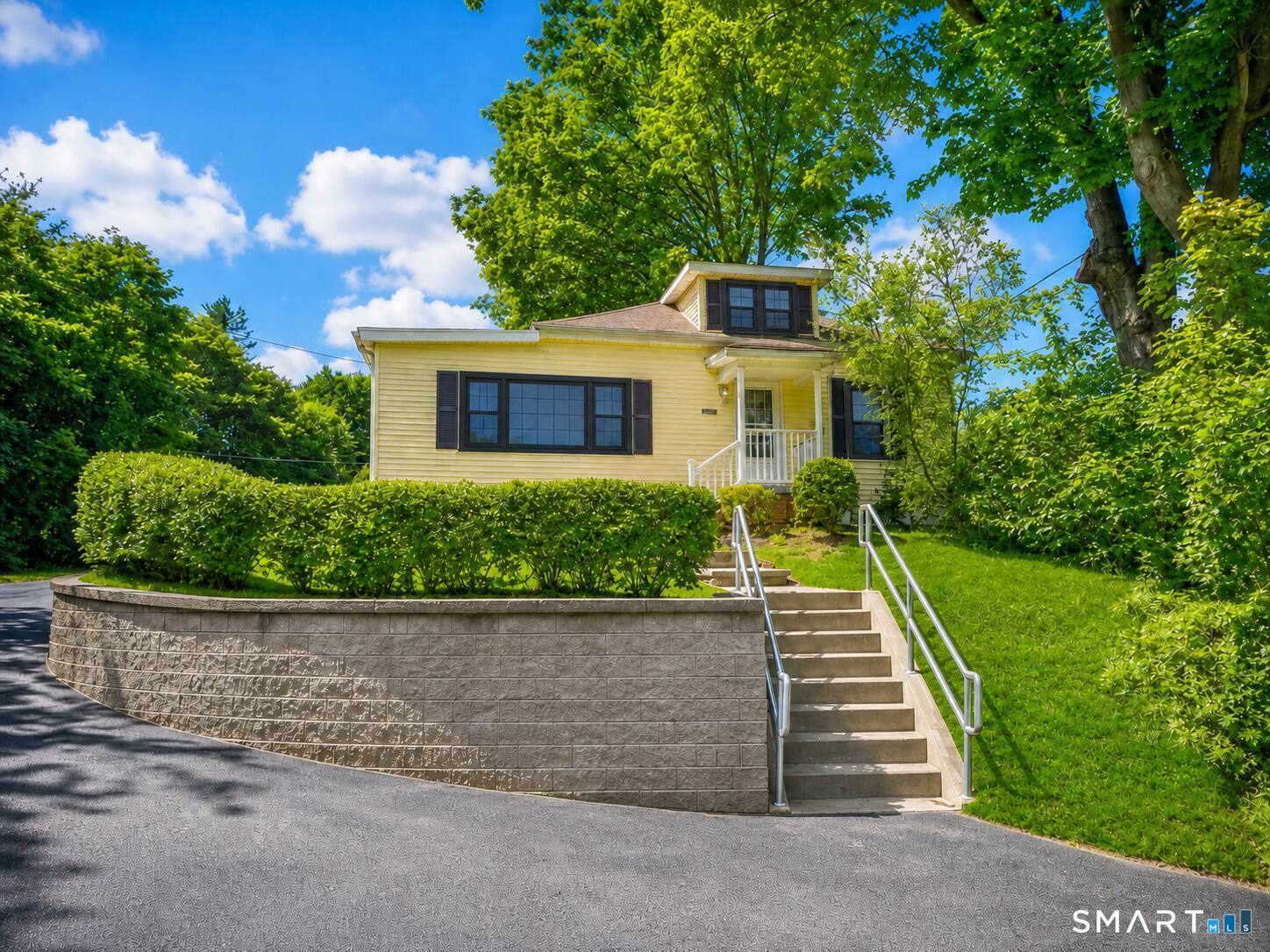 5167 Main Street, Trumbull, CT 06611 | For Sale at $589,990