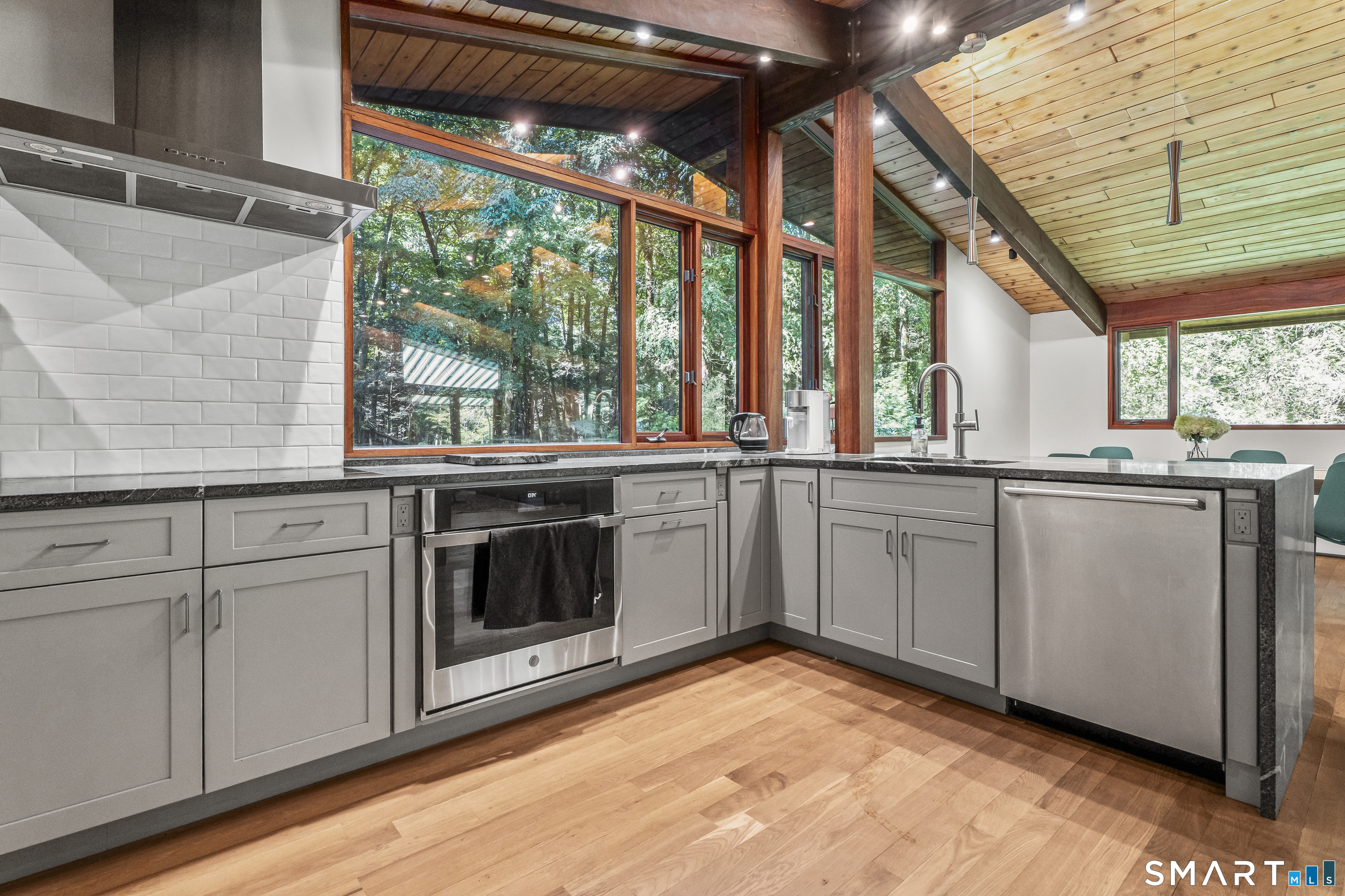 6 Great Pond Lane, Redding, CT 06896 | For Sale at $799,000