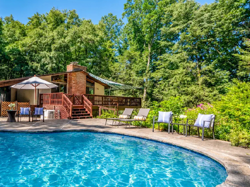 Contemporary single family home for sale located at 6 Great Pond Lane, Redding, CT 06896
