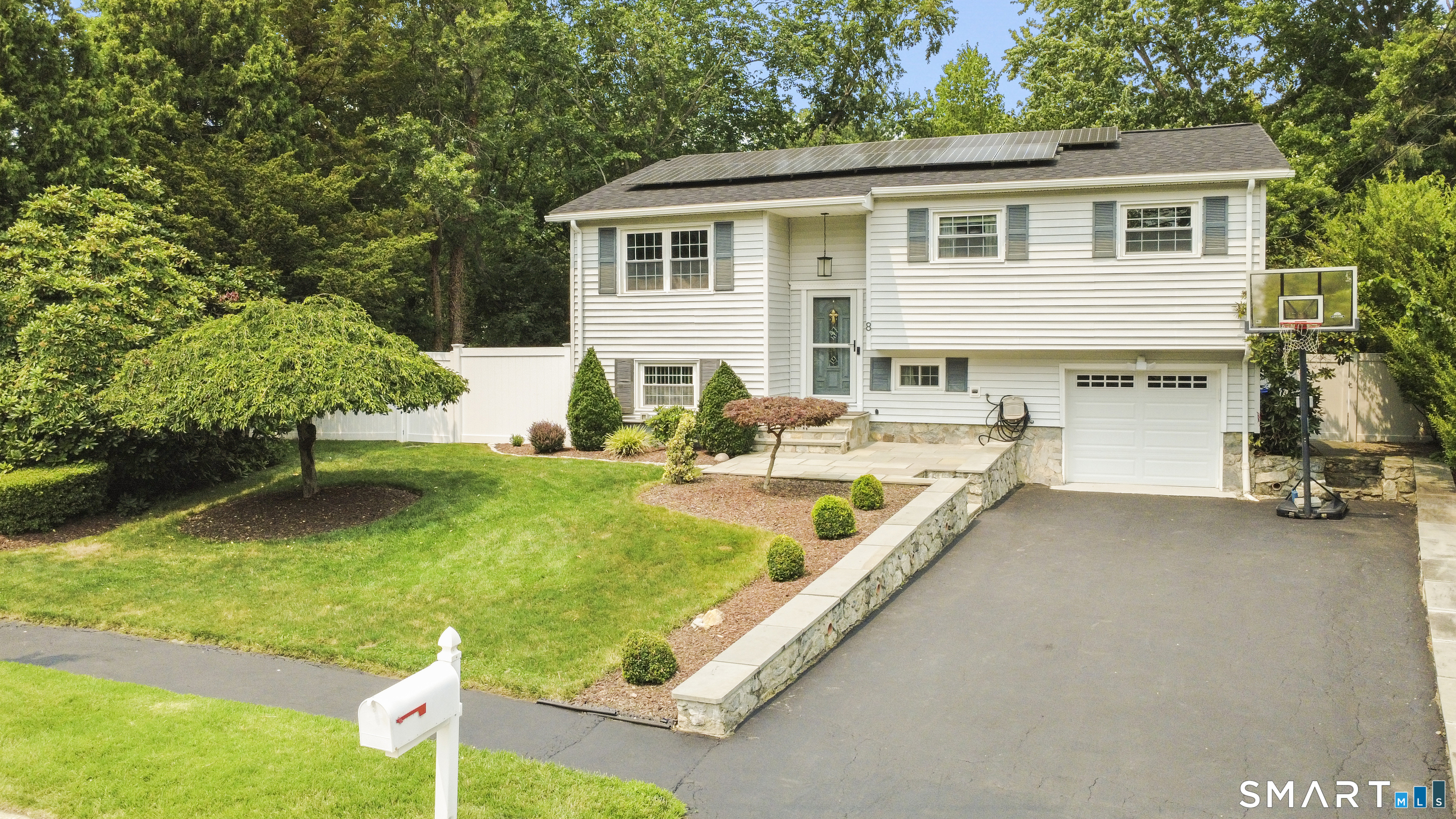 8 Country Club Road, Norwalk, CT 06851 | For Sale at $775,000
