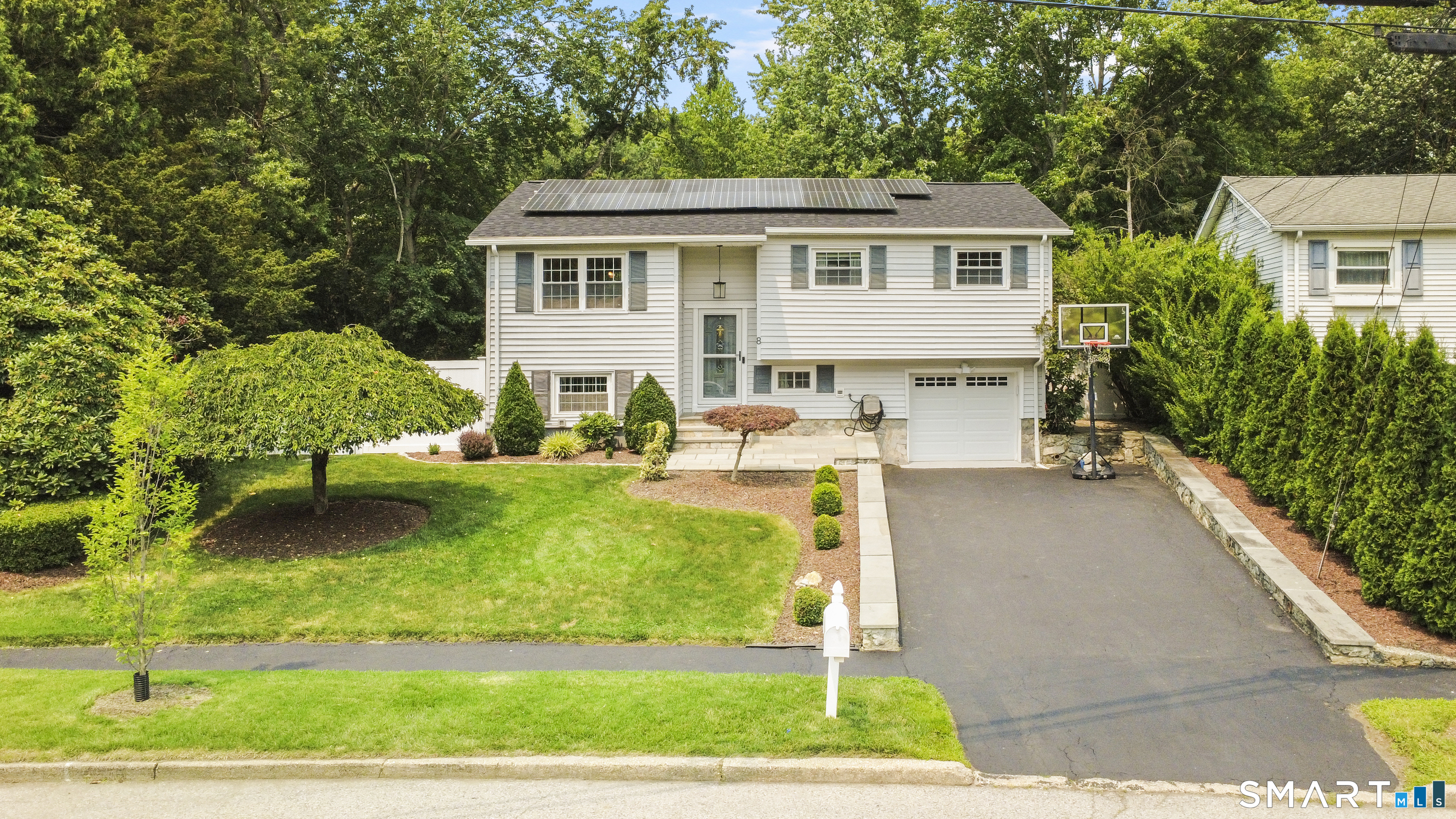 8 Country Club Road, Norwalk, CT 06851 | For Sale at $775,000