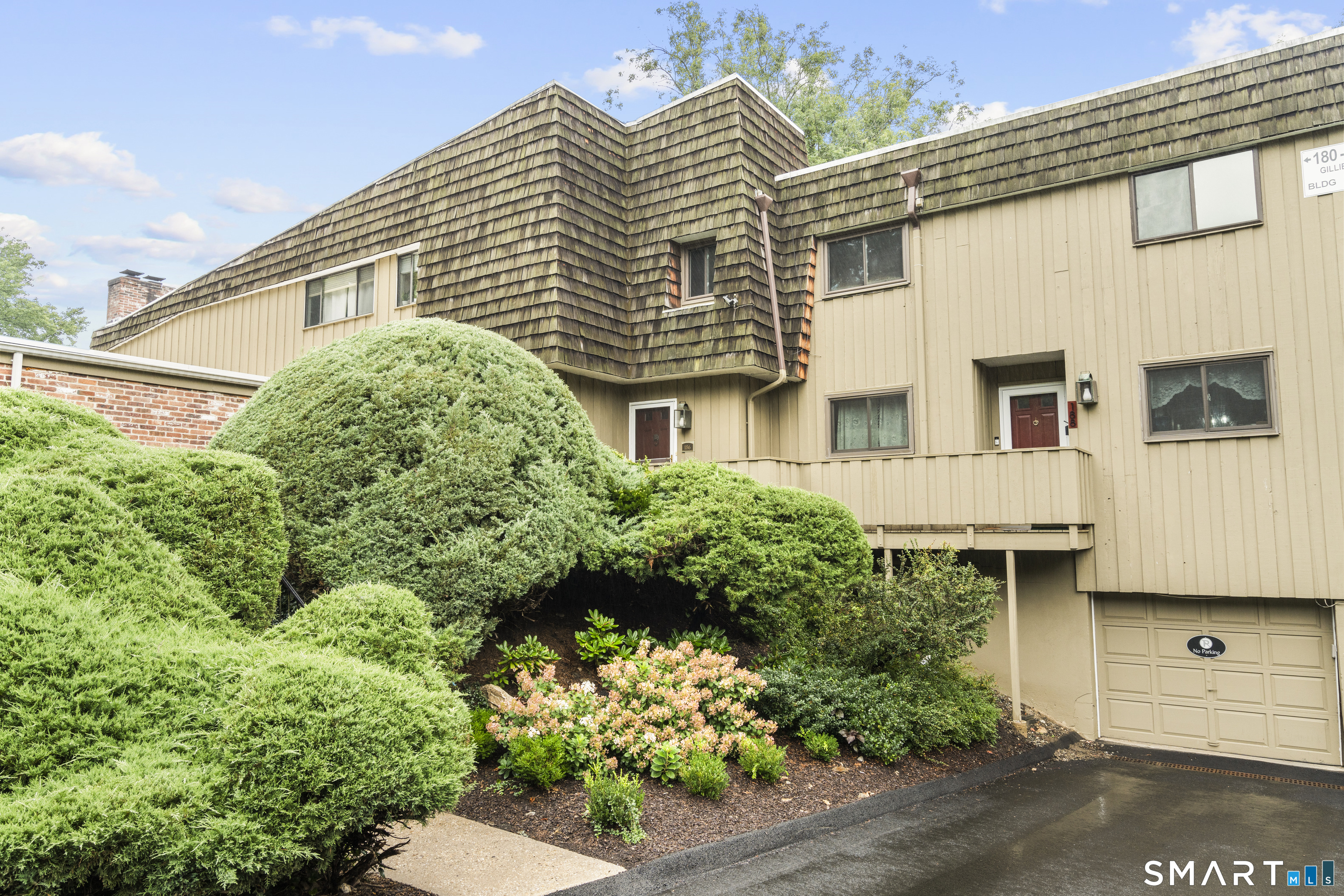 186 Gillies Lane, 186, Norwalk, CT 06854 | For Sale at $490,000