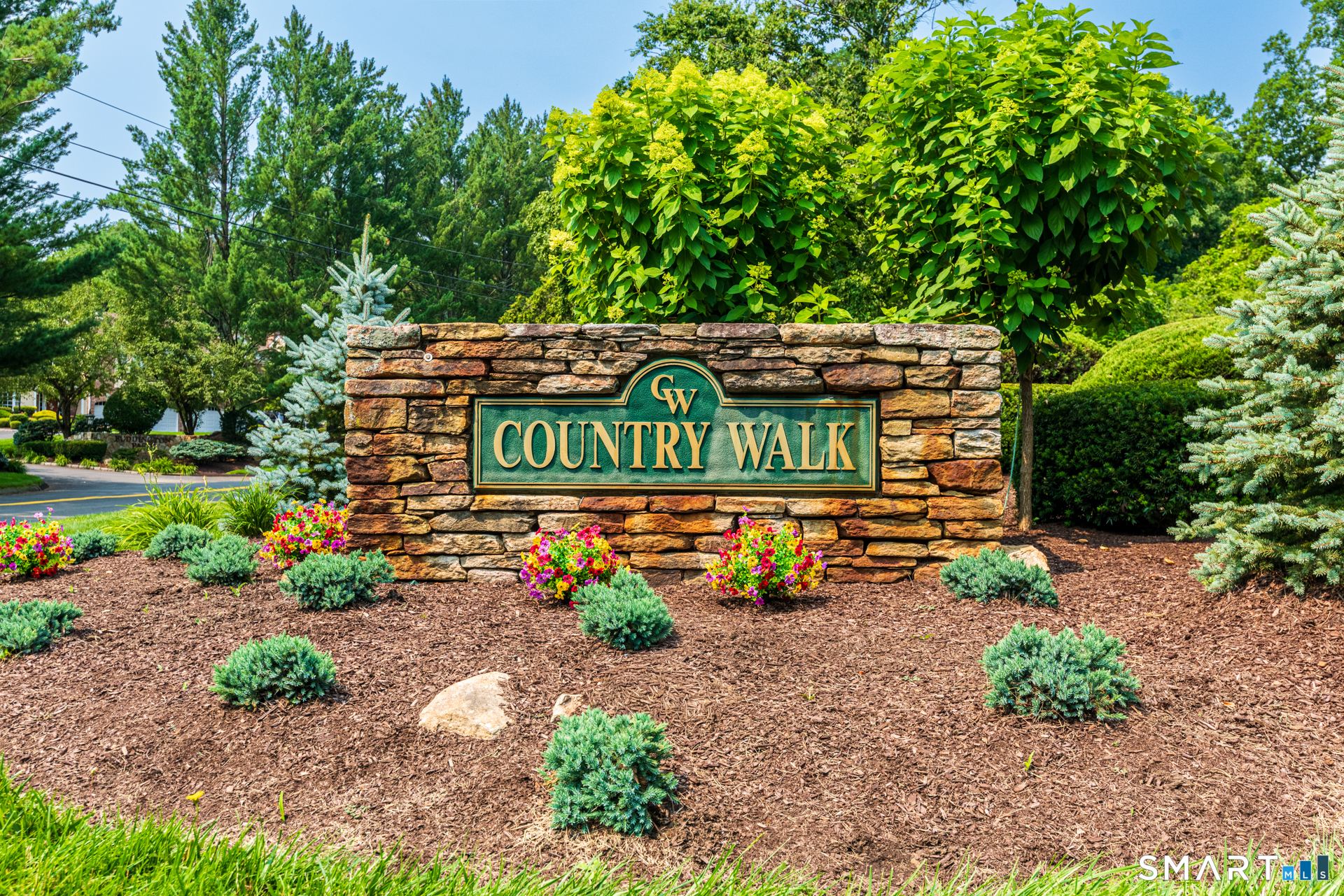 43 Country Walk, 43, Shelton, CT 06484 | For Sale at $425,000