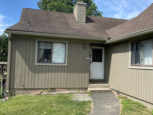  condo home for sale located at 212 Agawam Drive, b, Stratford, CT 06614