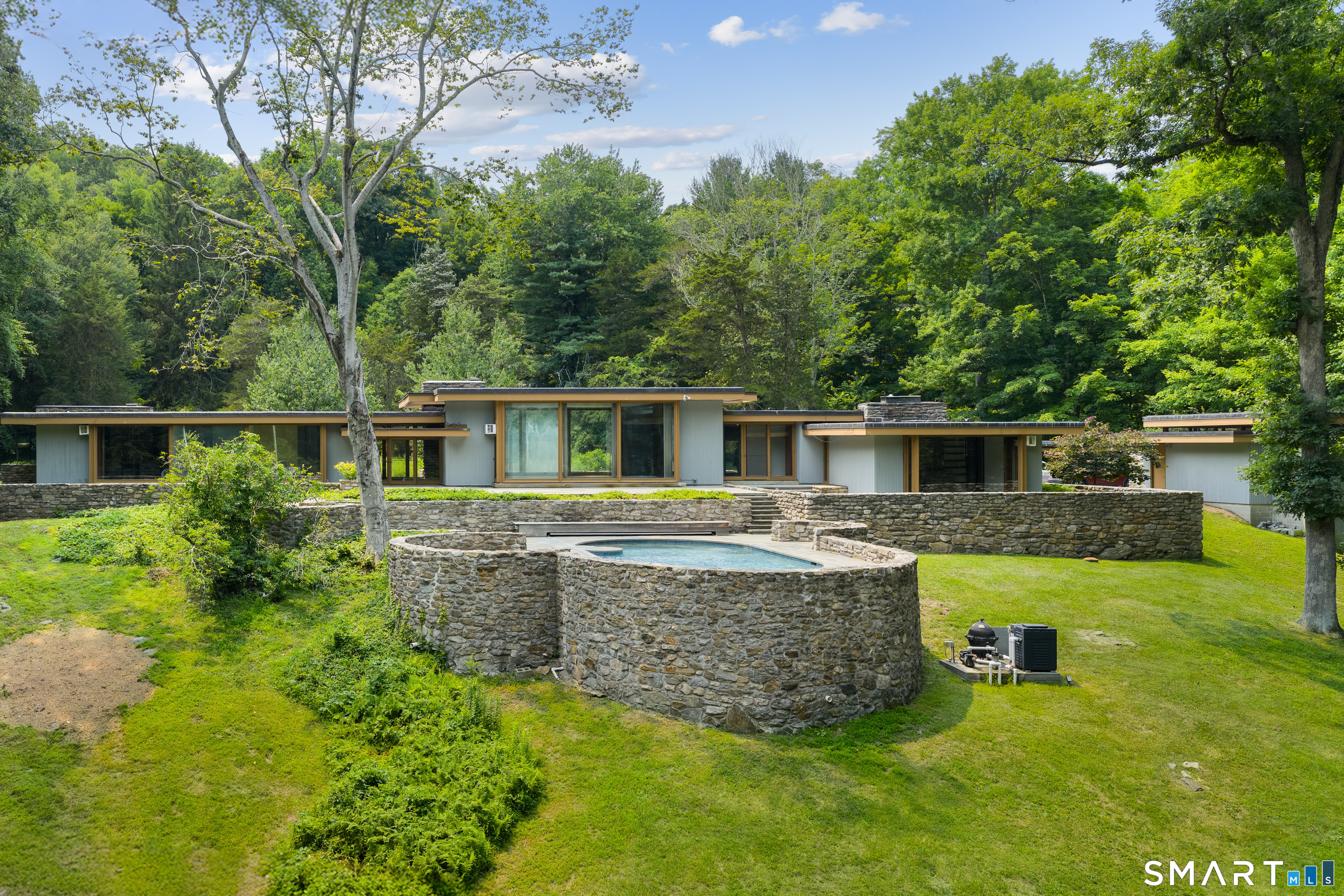 192 Cross Ridge Road, New Canaan, CT 06840 | For Sale at $3,000,000