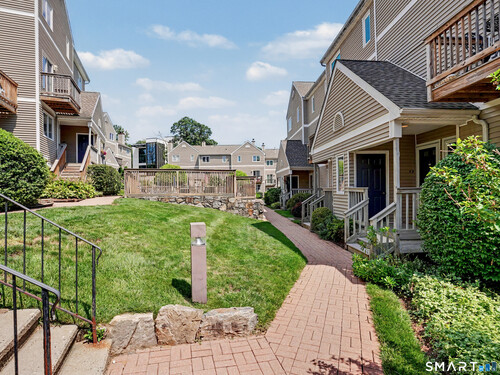  condo home for sale located at 57 Glenrock, 57, Norwalk, CT 06850