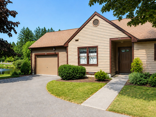 Waterfront condo home for sale located at 21 Sprucebrook Trail, 21, Monroe, CT 06468