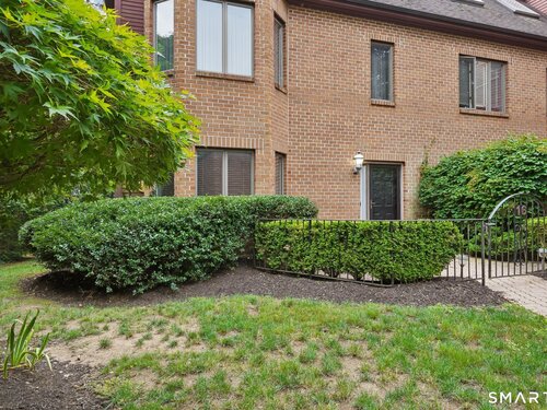  townhouse condo for sale located at 3300 Park Avenue, 16, Bridgeport, CT 06604