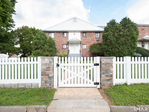 condo home for sale located at 10 Arch Street, a4, Norwalk, CT 06850