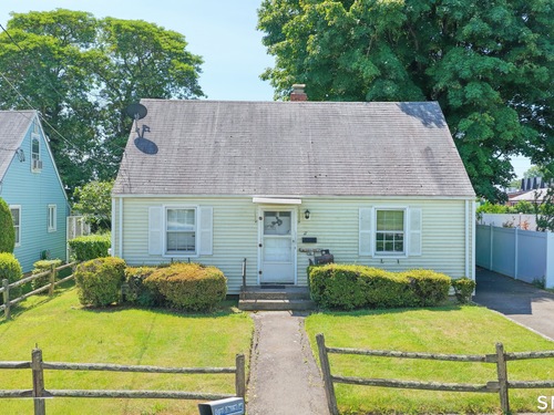  single family home for sale located at 11 Redfield Road, Fairfield, CT 06824