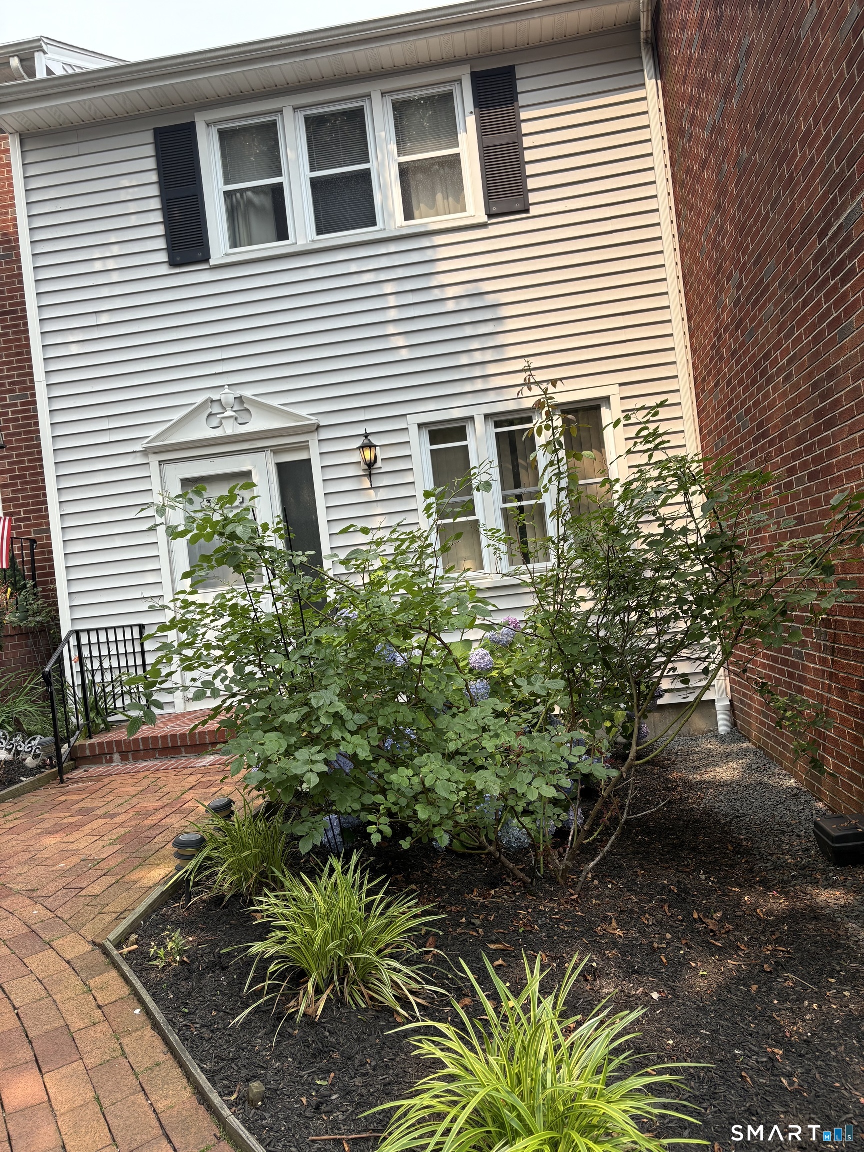 3991 Park Avenue, Fairfield, CT 06824 | For Sale at $460,000