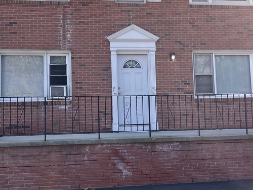  condo home for sale located at 56 Wakelee Ave Extension, 9, Shelton, CT 06484