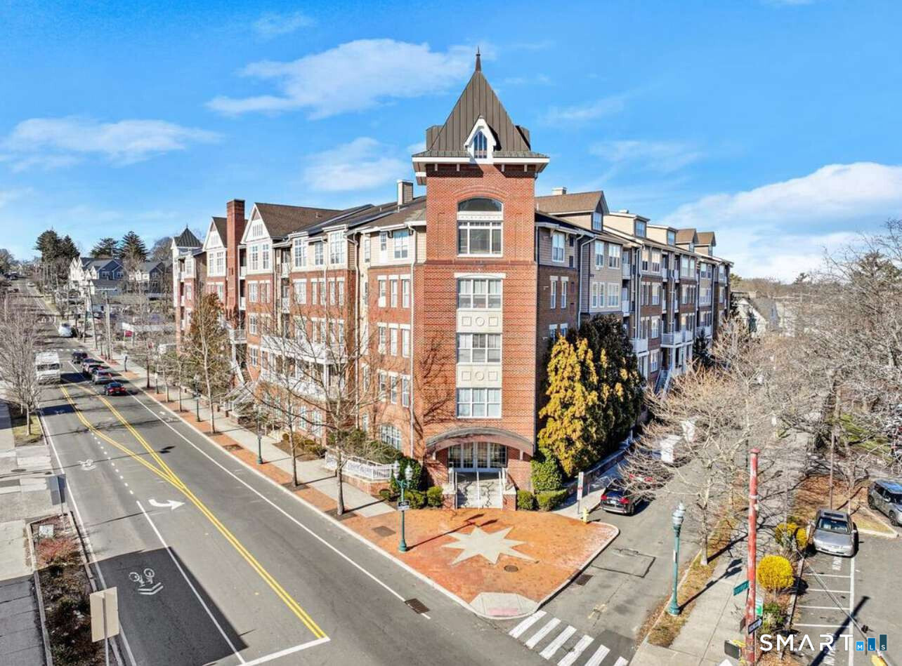 35 West Broad Street, 325, Stamford, CT 06902 | For Sale at $549,000