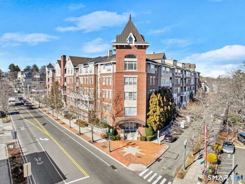  condo home for sale located at 35 West Broad Street, 325, Stamford, CT 06902