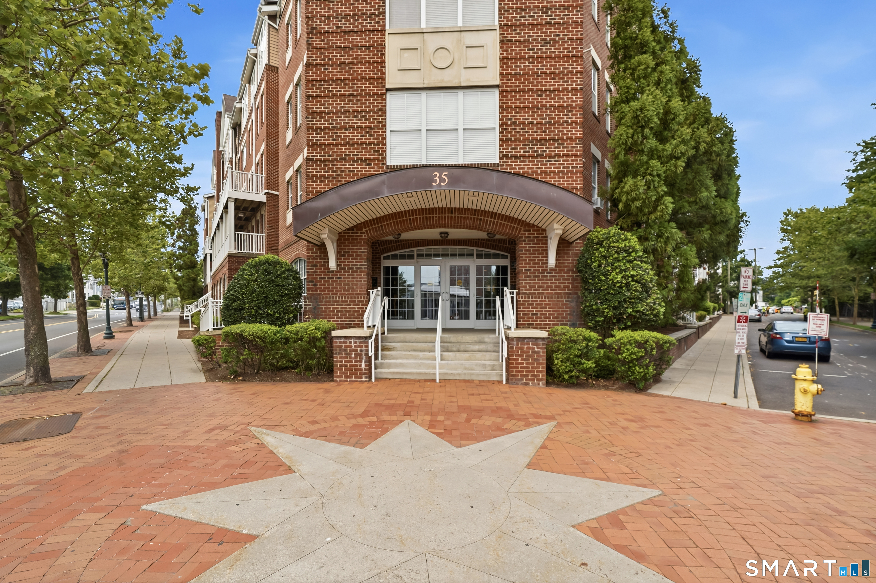 35 West Broad Street, 305, Stamford, CT 06902 | For Sale at $540,000