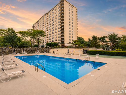  condo home for sale located at 2625 Park Avenue, 11f, Bridgeport, CT 06604