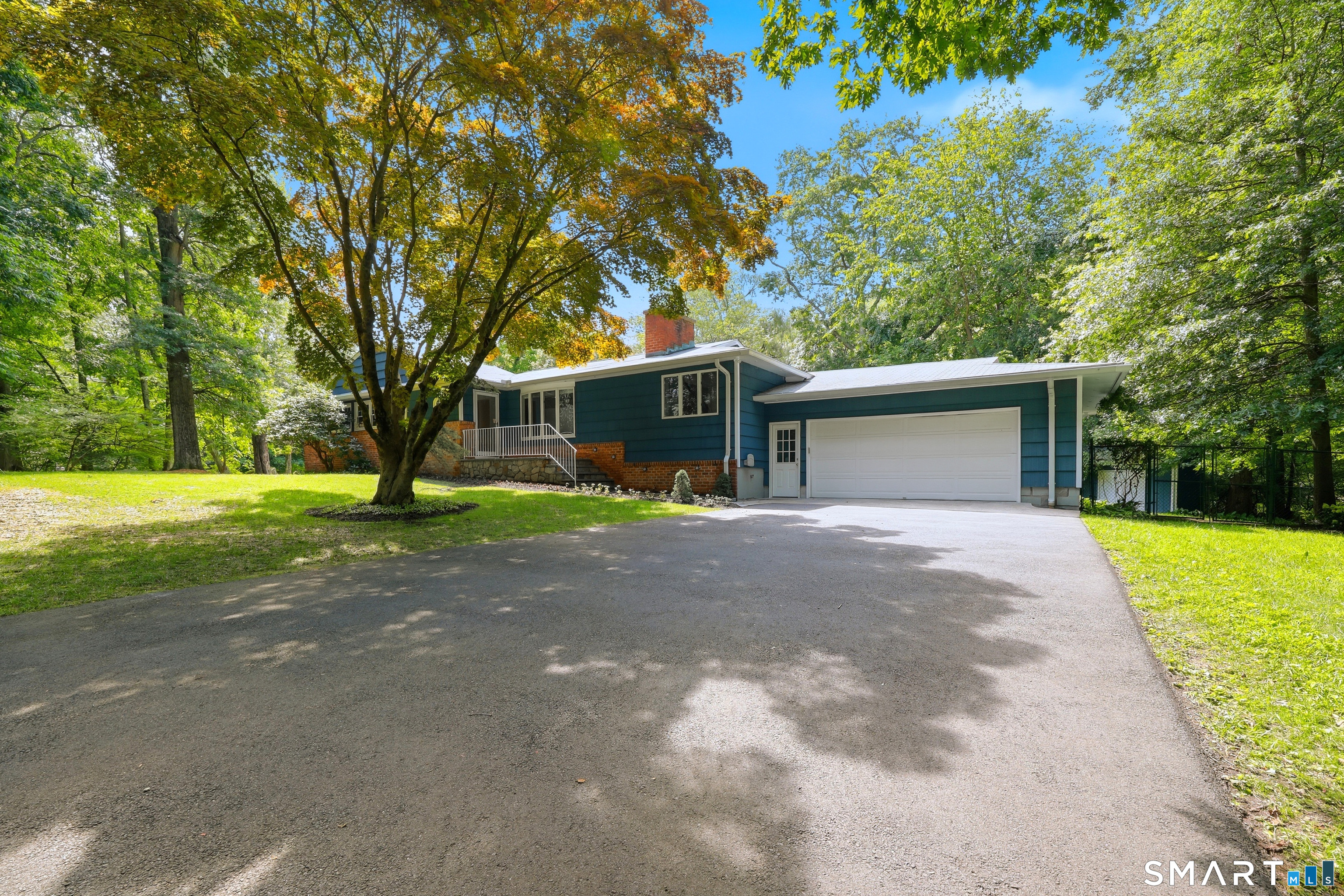 207 Barncroft Road, Stamford, CT 06902 | For Sale at $999,000
