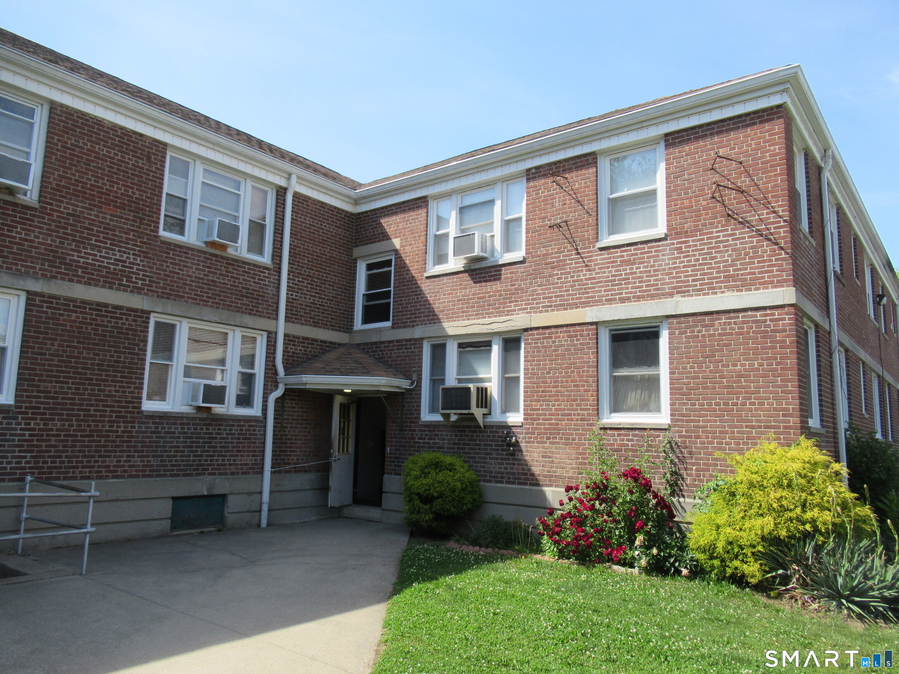 84 Canaan Court, bld. #84, apt.#28, Stratford, CT 06614 | For Sale at $59,900
