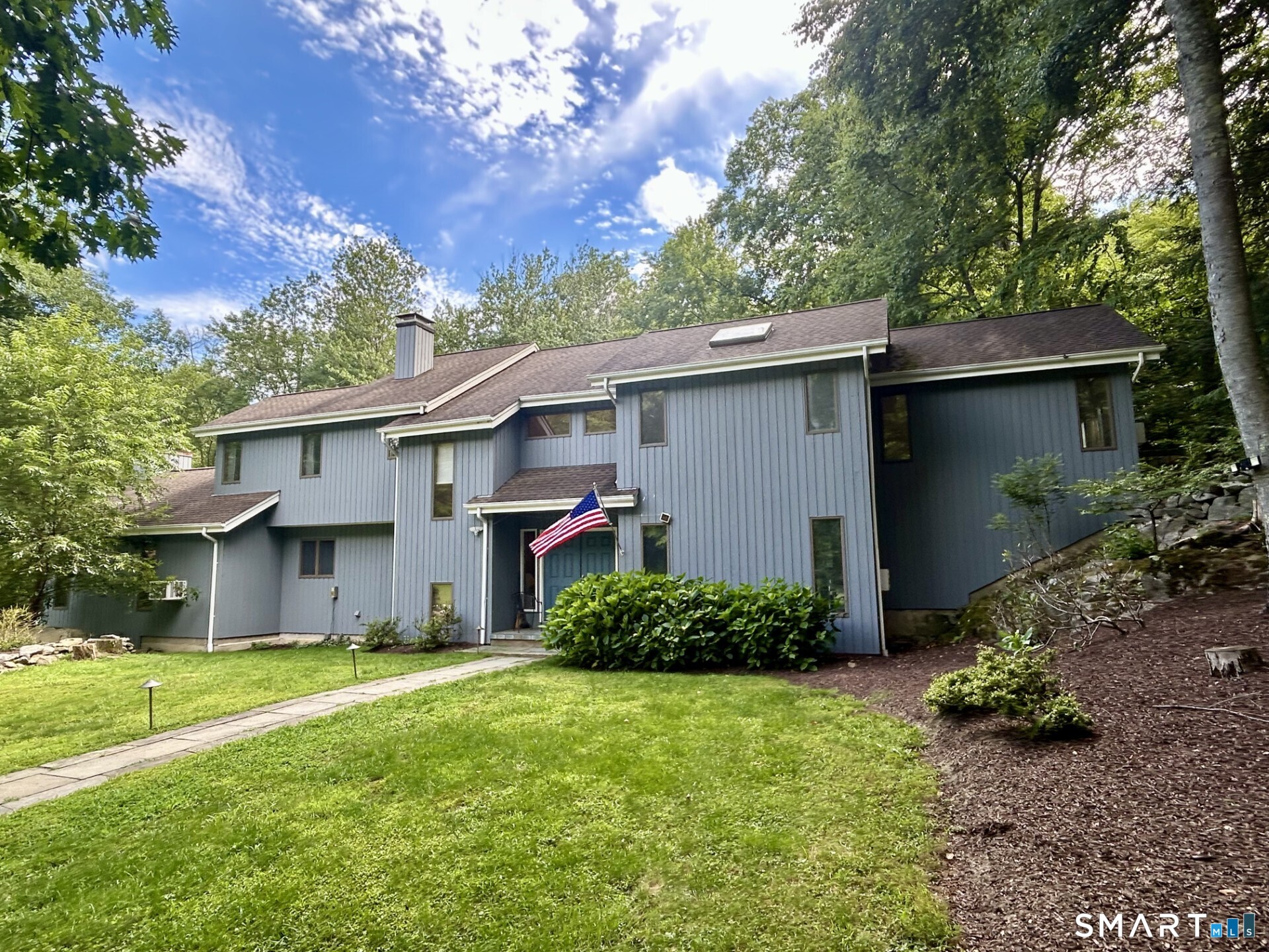 4 Deerfield Road, Brookfield, CT 06804 | For Sale at $750,000