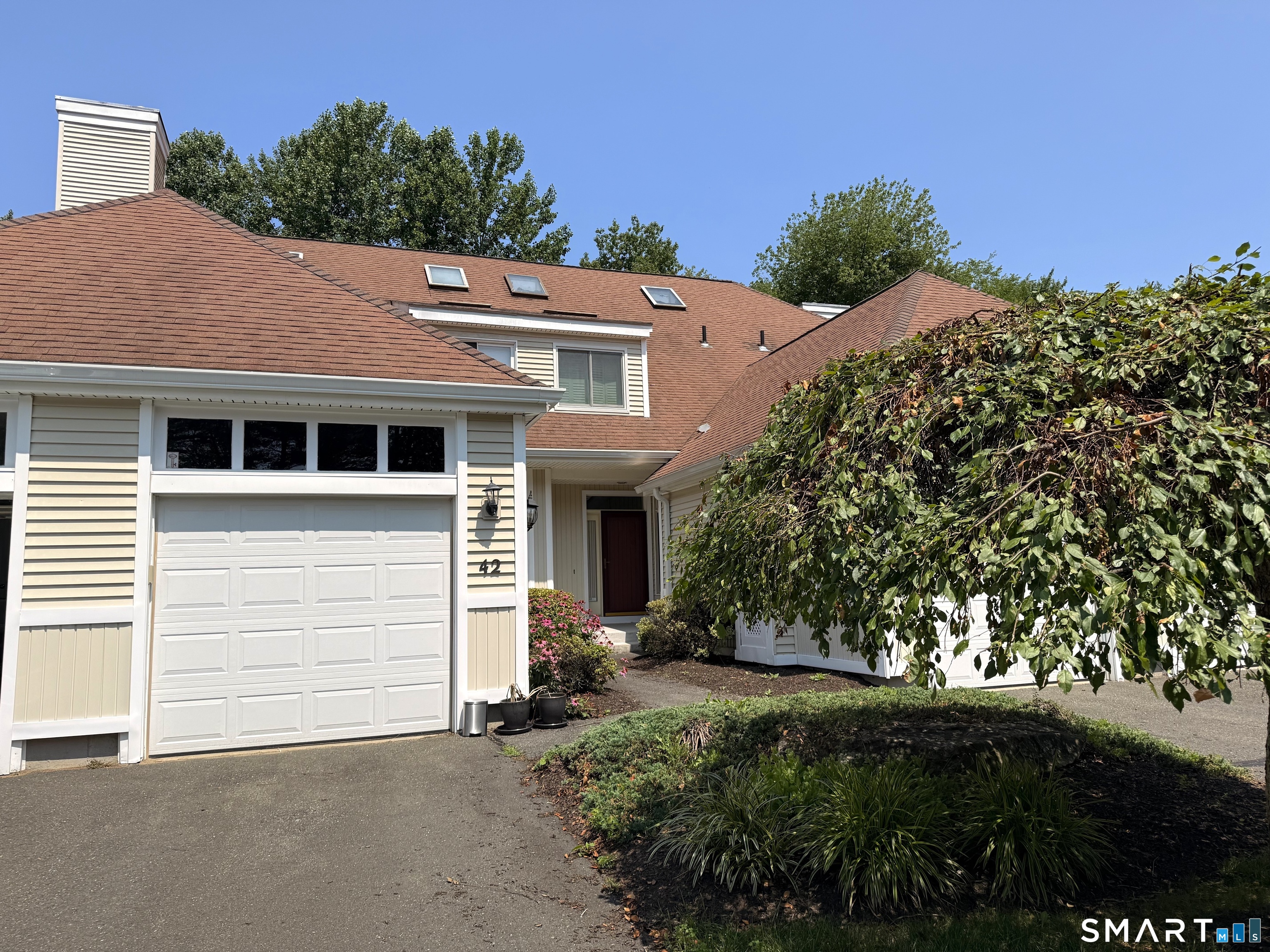42 Summerfield Gardens, 42, Shelton, CT 06484 | For Sale at $525,000
