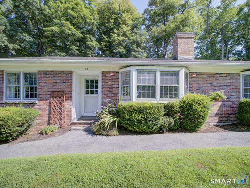  condo home for sale located at 13 Douglas Drive, 13, Brookfield, CT 06804