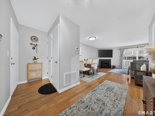  condo home for sale located at 3 Oakwood Avenue, b3, Norwalk, CT 06850