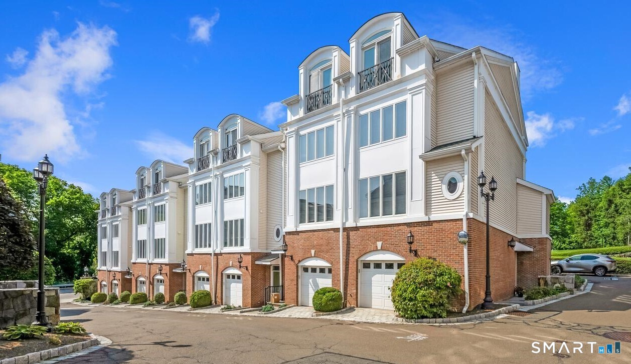 442 Main Avenue, 8, Norwalk, CT 06851 | For Sale at $749,900