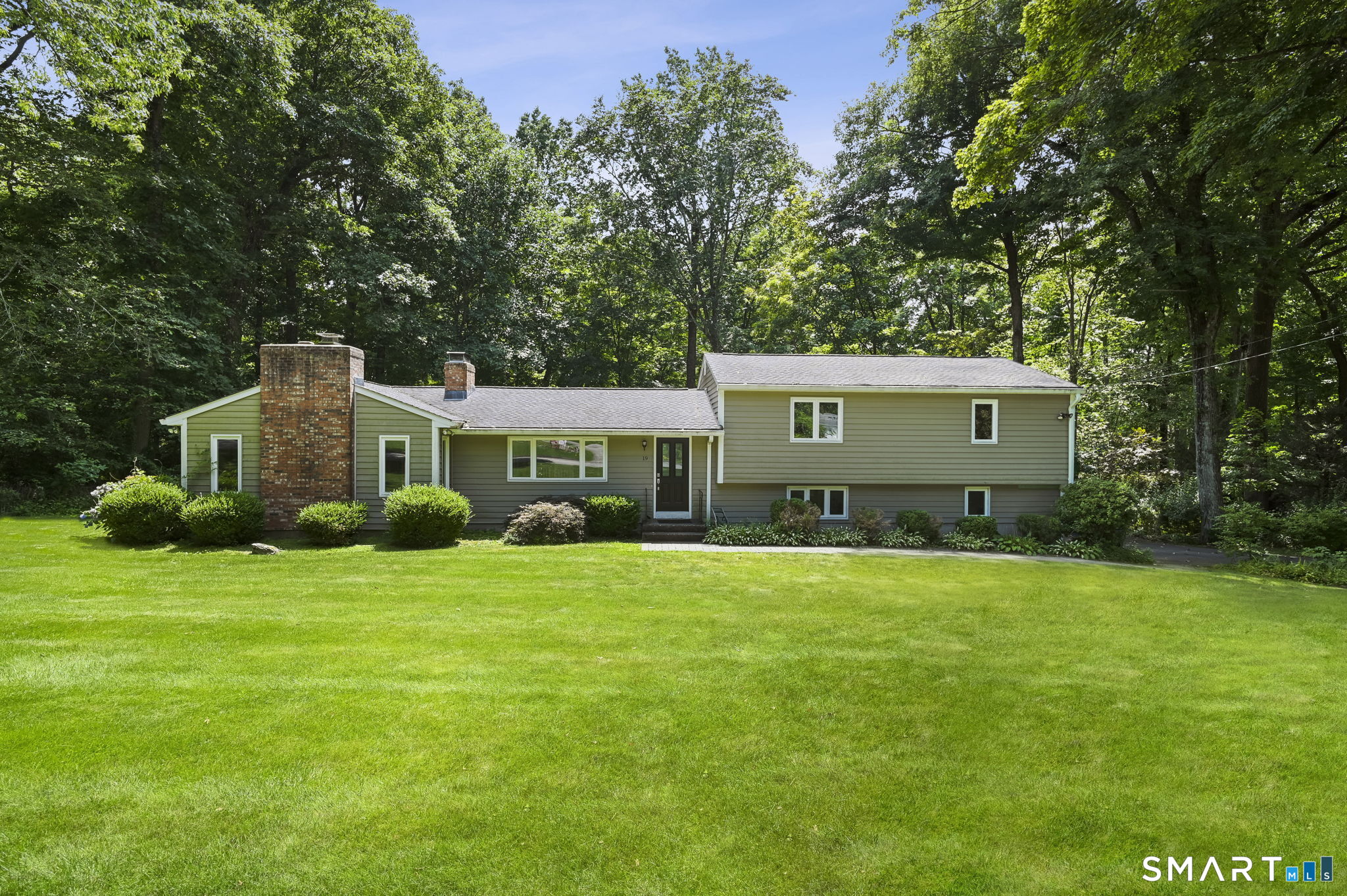 19 Crestwood Road, Monroe, CT 06468 | For Sale at $589,900