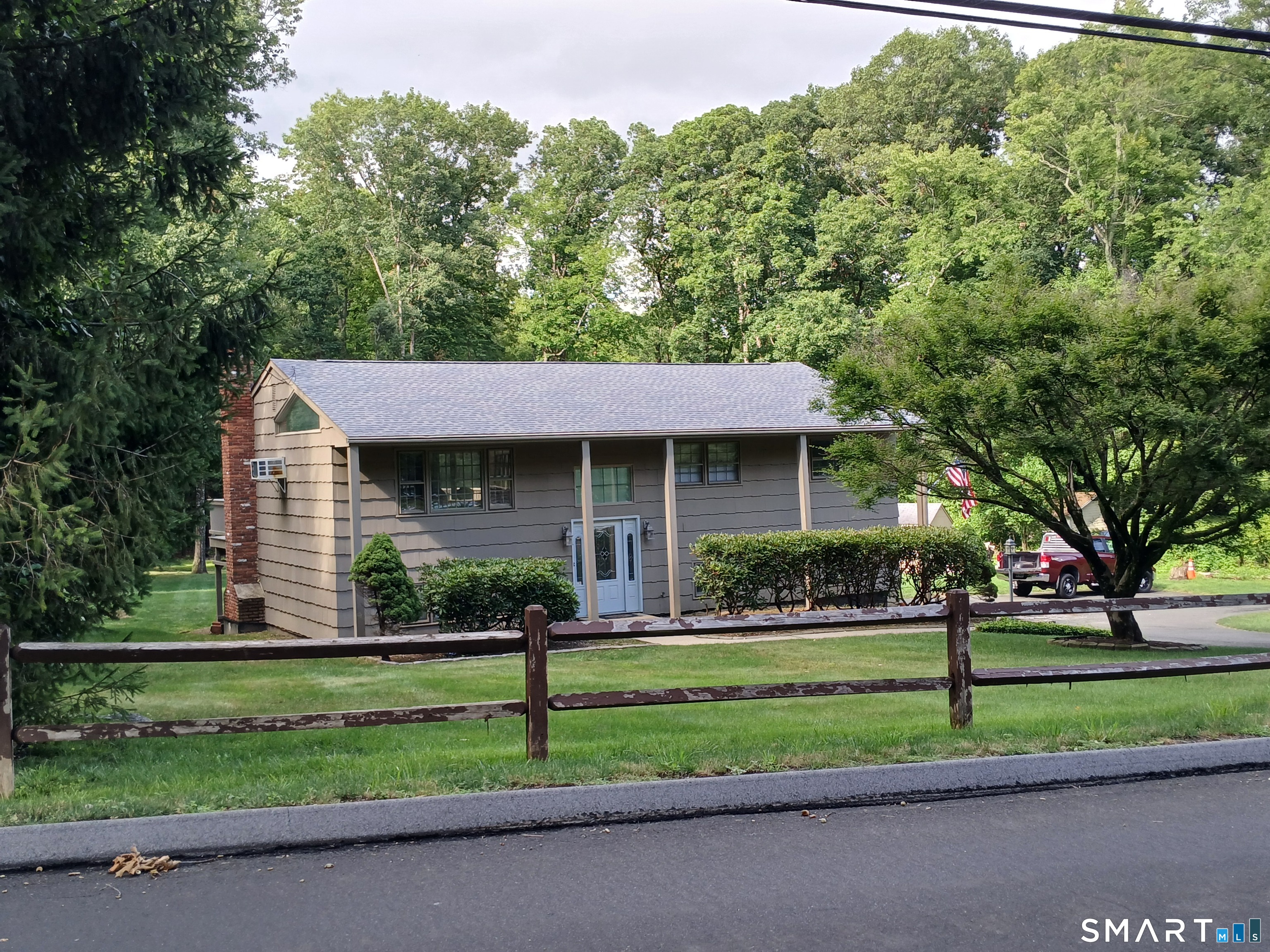 40 Huckleberry Hill Road, Brookfield, CT 06804 | For Sale at $614,590