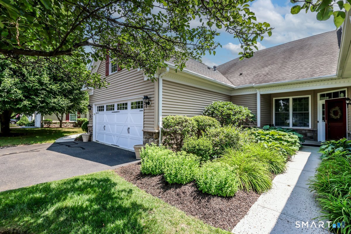 13 Watkins Drive, 13, Newtown, CT 06482 | For Sale at $550,000