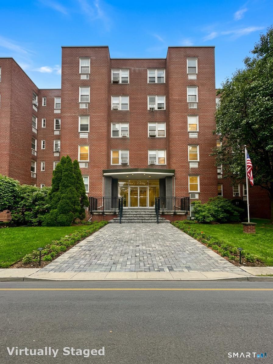 39 Glenbrook Road, 1h, Stamford, CT 06902 | For Sale at $275,000