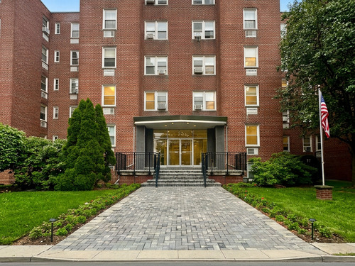  condo home for sale located at 39 Glenbrook Road, 1h, Stamford, CT 06902