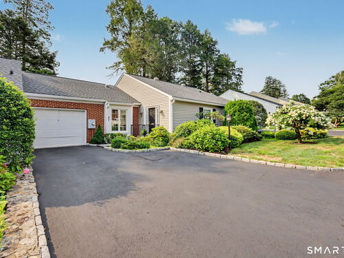  condo home for sale located at 7 Bank Street, 4, New Canaan, CT 06840