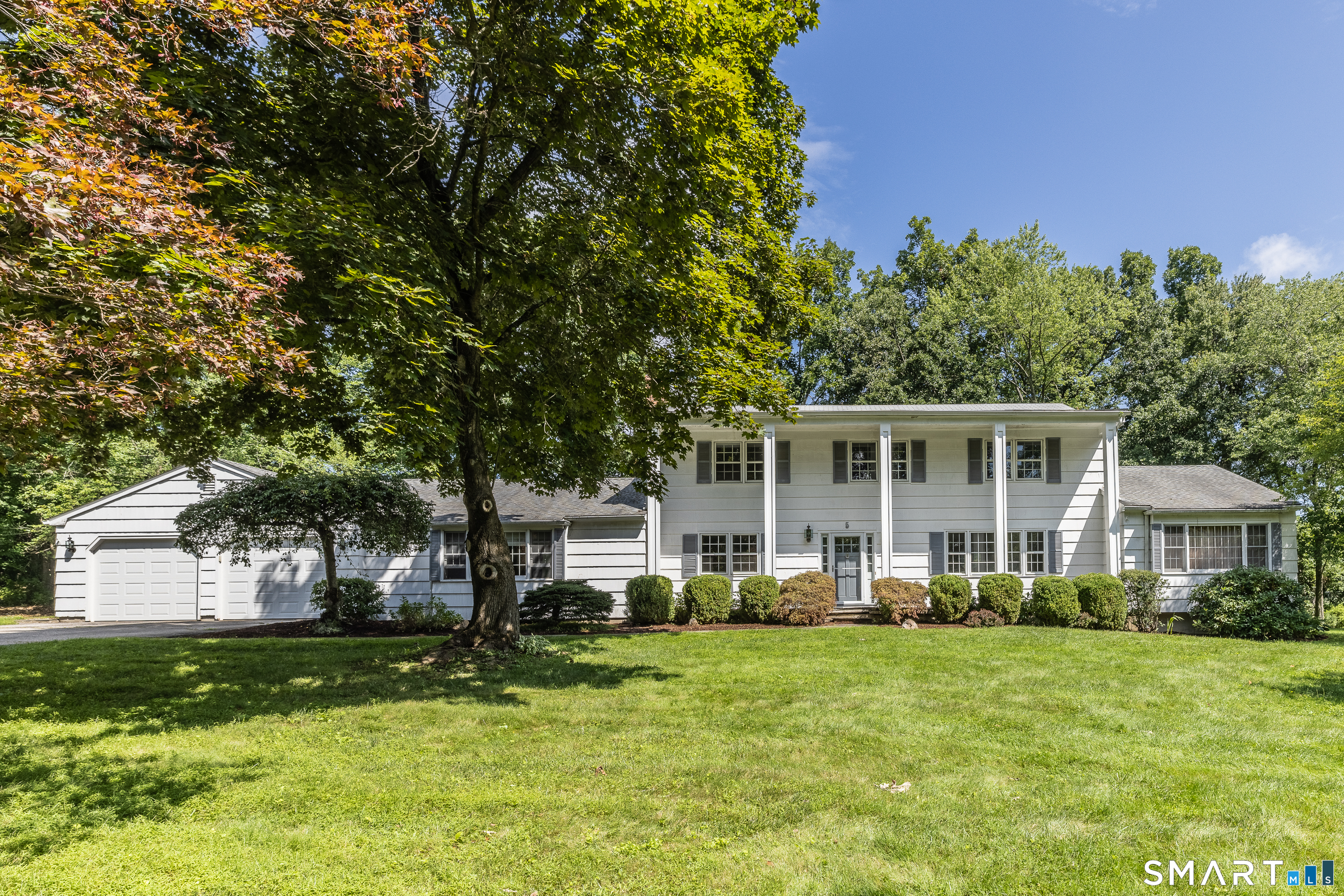 5 Grand Place, Newtown, CT 06470 | For Sale at $795,000