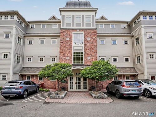 Waterfront condo home for sale located at 136 East Avenue, 4b, Norwalk, CT 06851