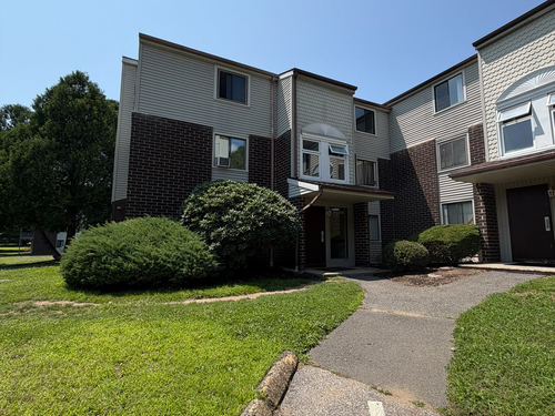 condo home for sale located at 7 Padanaram Road, j216, Danbury, CT 06811