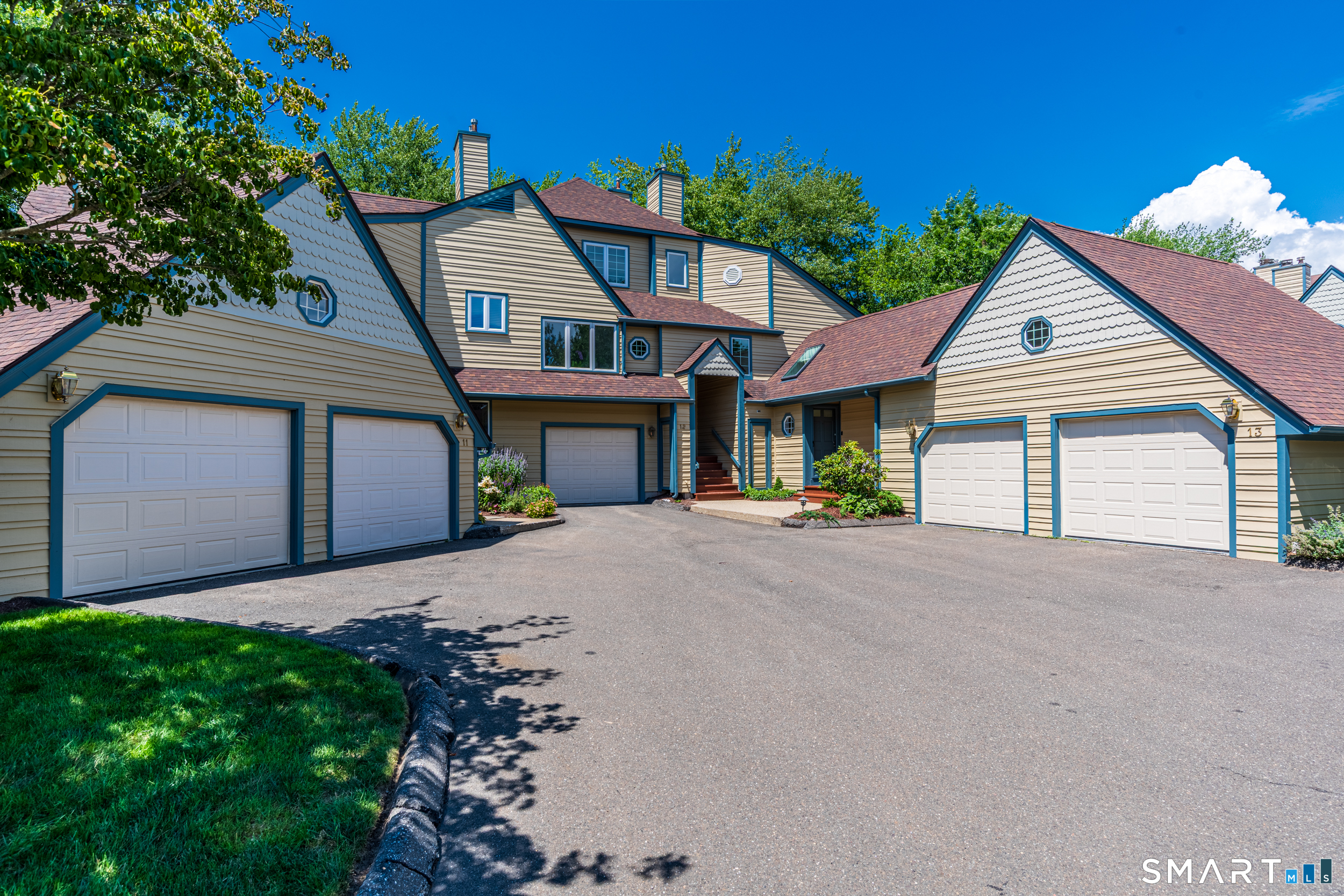 13 L Hermitage Drive, 13, Shelton, CT 06484 | For Sale at $534,900