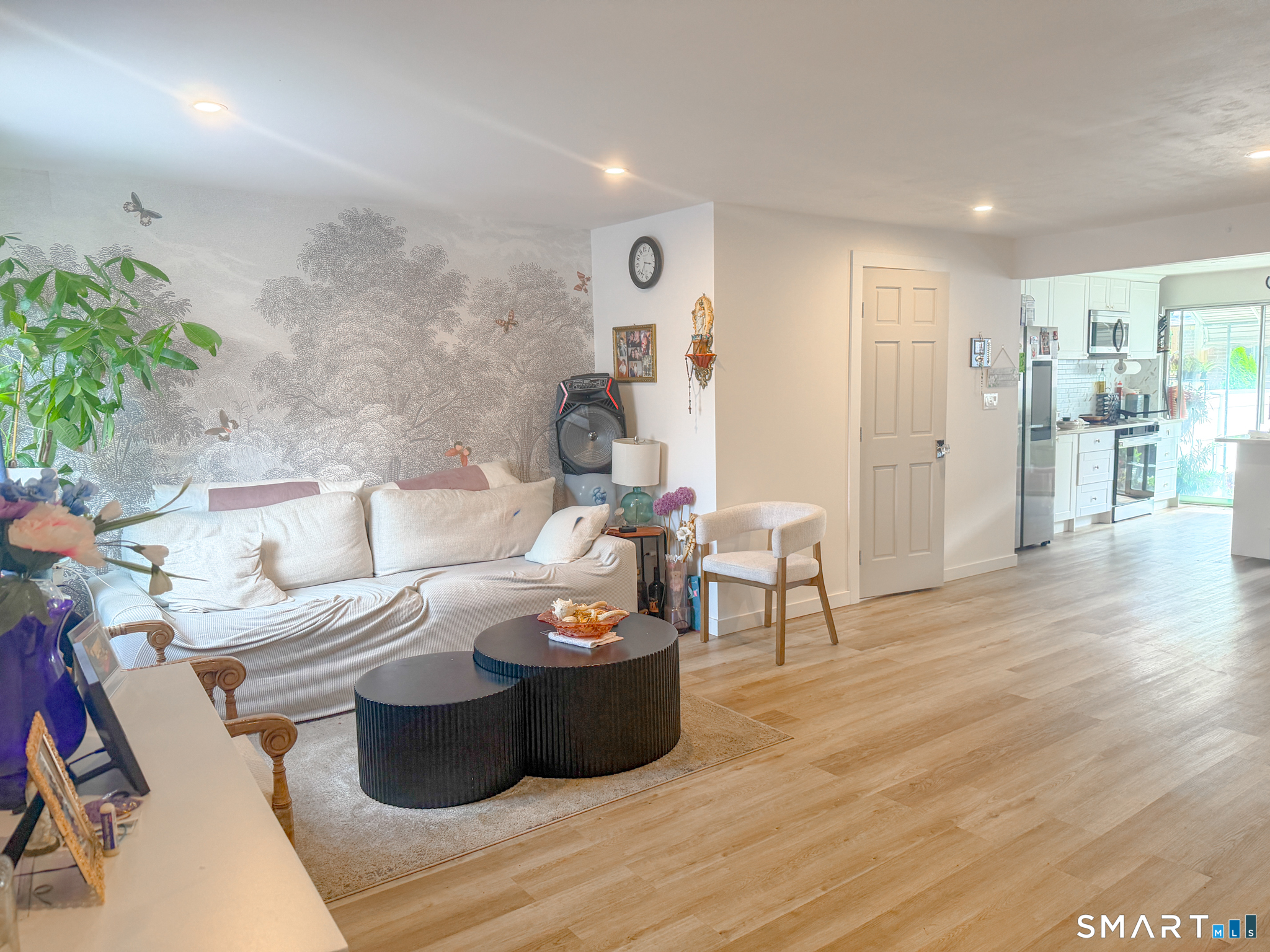 17 Avon Lane, Stamford, CT 06907 | For Sale at $580,000