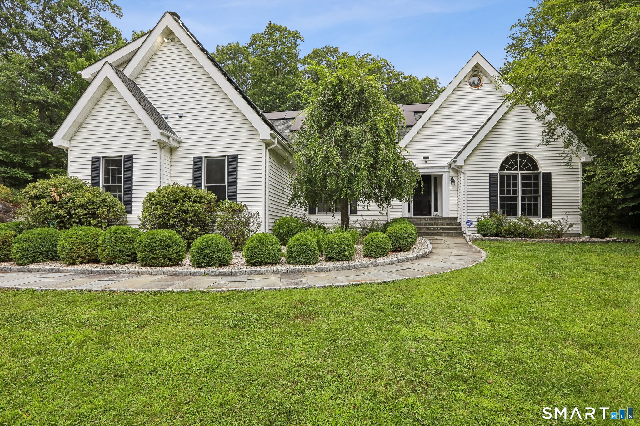 2 Drummers Lane, New Fairfield, CT 06812 | For Sale at $925,000