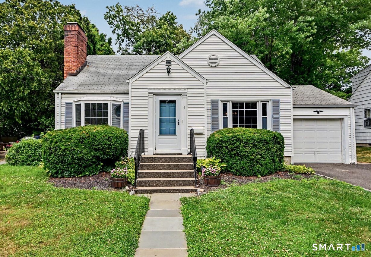 4 Hassake Road, Greenwich, CT 06870 | For Sale at $1,495,000